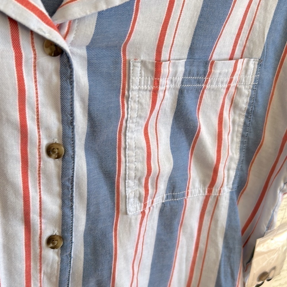 SO Cropped Button Front - Picture 5 of 6